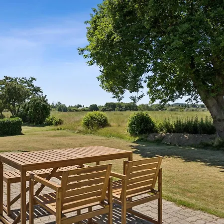 Charming Near And Nature Hébergement de vacances Brenderup